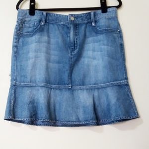 White House | Black Market Ruffled Mini Skirt